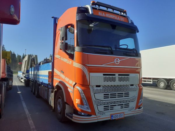 Ala-Korpelan Volvo FH
Ala-Korpela Oy:n Volvo FH täysperävaunuyhdistelmä.
Avainsanat: Ala-Korpela Volvo FH ABC Hirvaskangas 31