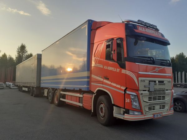 Ala-Korpelan Volvo FH500
Ala-Korpela Oy:n Volvo FH500 täysperävaunuyhdistelmä.
Avainsanat: Ala-Korpela Volvo FH500 ABC Hirvaskangas 34