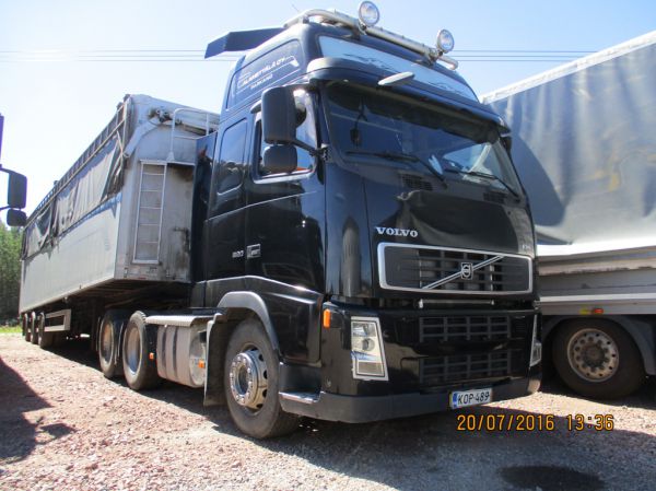 Alamettälän Volvo FH520 
Alamettälä Oy:n Volvo FH520 hakepuolikas.
Avainsanat: Alamettälä Volvo FH520