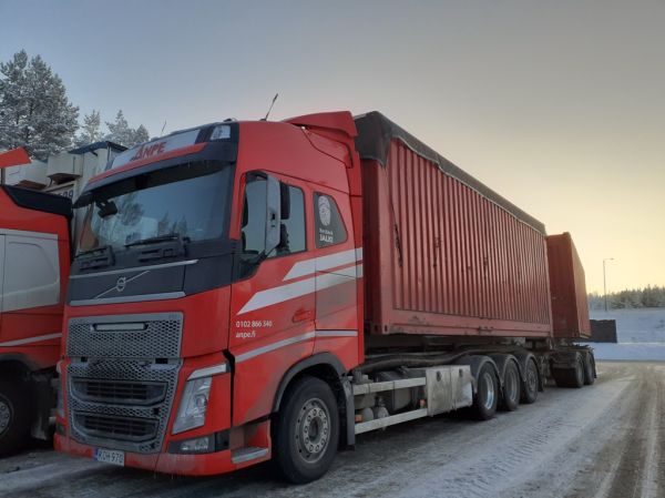 Anpen Volvo FH
Anpe Oy:n Volvo FH täysperävaunuyhdistelmä.
Avainsanat: Anpe Volvo FH ST1 Hirvaskangas