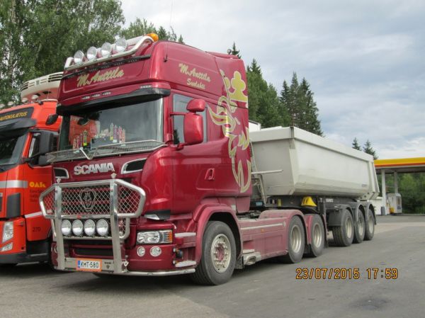 M Anttilan Scania R500
M Anttilan Scania R500 sorapuolikas.
Avainsanat: M-Anttila Scania R500 Shell Hirvaskangas