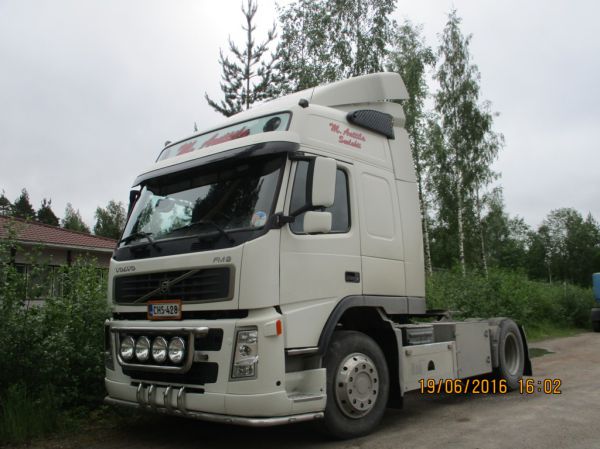 M Anttilan Volvo FM9
M Anttilan Volvo FM9 rekkaveturi.
Avainsanat: M-Anttila Volvo FM9