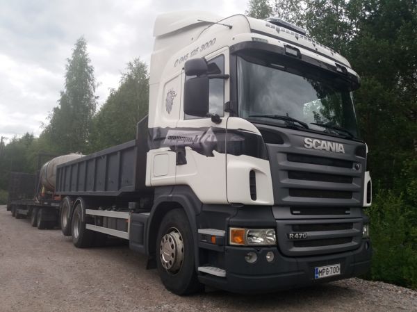 Apupapun Scania R470
Apupapun Scania R470 täysperävaunuyhdistelmä.
Avainsanat: Apupapu Scania R470