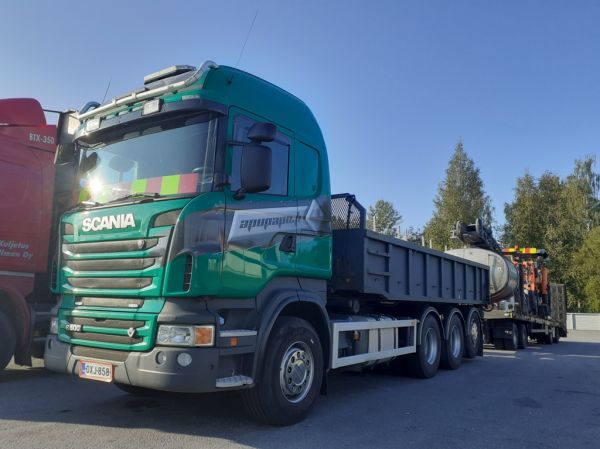 Apupapun Scania R500
Apupapun Scania R500 täysperävaunuyhdistelmä.
Avainsanat: Apupapu Scania R500 Neste
