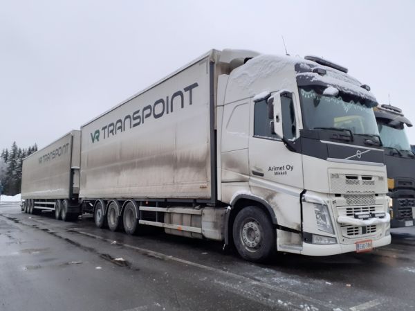 Arimetin Volvo FH
VR Transpointin ajossa oleva Arimet Oy:n Volvo FH täysperävaunuyhdistelmä.

Avainsanat: Transpoint Arimet Volvo FH ABC Hirvaskangas