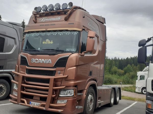 Asennus ja Korjauspalvelu Kirvesmäen Scania R500
Asennus ja Korjauspalvelu Kirvesmäki Oy:n Scania R500 rekkaveturi.
Avainsanat: Kirvesmäki Scania R500 Patteri