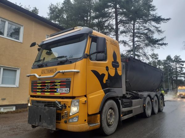 Klikkaa kuvaa nähdäksesi se täysikokoisena
==============
Asfalttikunkun Volvo FH
Asfalttikunkku Oy:n Volvo FH vaihtolava-auto
Avainsanat: Asfalttikunkku Volvo FH Asfalttikunkun Volvo FH
Asfalttikunkku Oy:n Volvo FH vaihtolava-auto
Avainsanat: Asfalttikunkku Volvo FH
