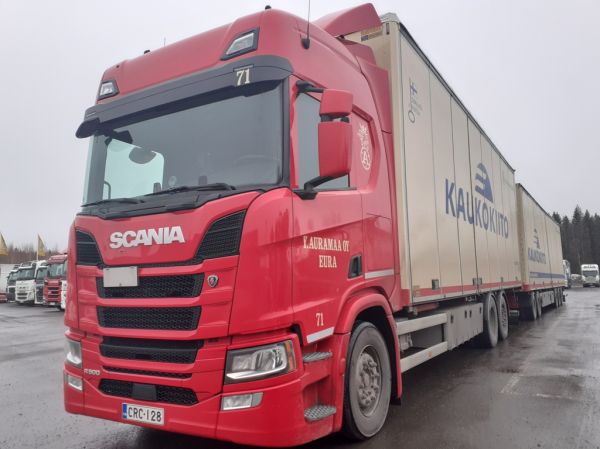 Y Auramaan Scania R500
Y Auramaa Oy:n Scania R500 täysperävaunuyhdistelmä.
Avainsanat: Auramaa Kaukokiito Scania R500 ABC Hirvaskangas 71