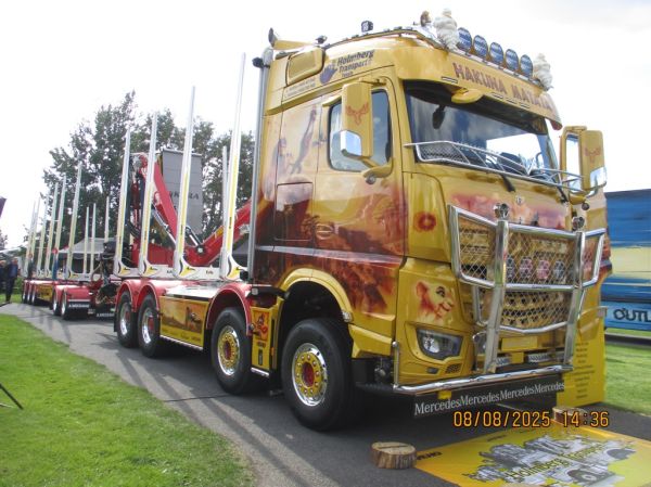Br. Holmberg Transportin MB Arocs
Br. Holmberg Transport AB:n MB Arocs puutavara-auto.
Avainsanat: Holmberg MB Arocs Hakuna Matata Alahärmä25