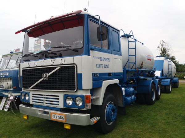 CJ Blomqvistin Volvo F1225
CJ Blomqvistin Volvo F1225 säiliöyhdistelmä.
Avainsanat: Blomqvist Volvo F1225 Powder-Trans Alahärmä17