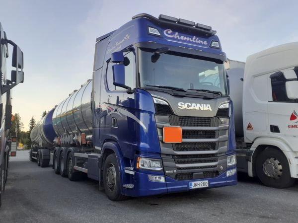 Klikkaa kuvaa nähdäksesi se täysikokoisena
==============
Chemline Finlandin Scania 660S
Chemline Finland Oy:n Scania 660S säiliöyhdistelmä.
Avainsanat: Chemline Finland Scania 660S ABC Hirvaskangas Chemline Finlandin Scania 660S
Chemline Finland Oy:n Scania 660S säiliöyhdistelmä.
Avainsanat: Chemline Finland Scania 660S ABC Hirvaskangas