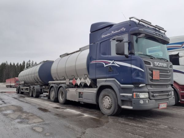 Chemline Finlandin Scania R520
Chemline Finland Oy:n Scania R520 täysperävaunuyhdistelmä.
Avainsanat: Chemline Scania R520 ABC Hirvaskangas