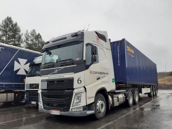 Containershipin Volvo FH460
Containerships Oy Ltd:n Volvo FH460 puoliperävaunuyhdistelmä.
Avainsanat: Containerships Volvo FH460 Shell Hirvaskangas 6