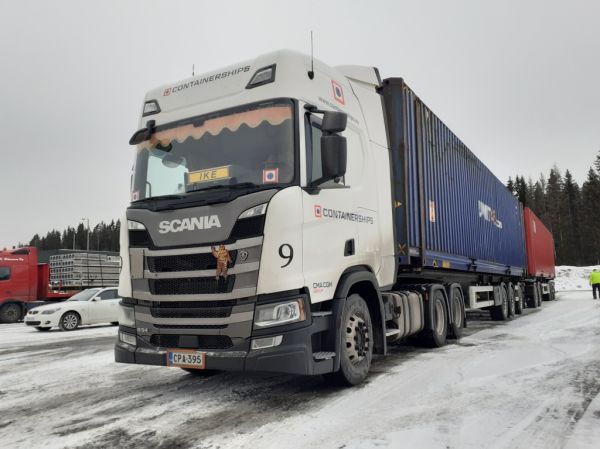 Containershipin Scania R540
Containerships Oy Ltd:n Scania R540 hct-yhdistelmä.

Avainsanat: Containerships Scania R540 9 ABC Hirvaskangas Hct Ike