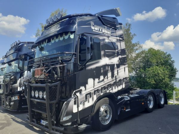 Corredorin Volvo FH
Corredor Oy:n Volvo FH rekkaveturi.
Avainsanat: Corredor Volvo FH Himos25