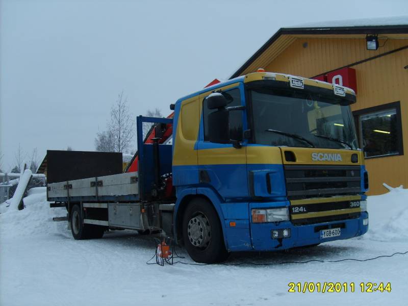 Cramon Scania 124
Cramo Finland Oy:n Äänekosken toimipisteen nosturilla varustettu Scania 124L.
Avainsanat: Cramo Scania 124L