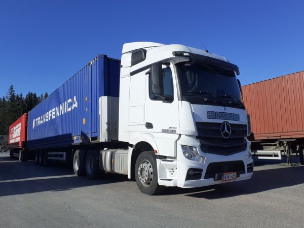 Crossnordin MB 2653 Actros  
Crossnordin MB 2653 Actros hct-yhdistelmä.  

Avainsanat: Crossnord MB 2653 Actros ABC Hirvaskangas Hct