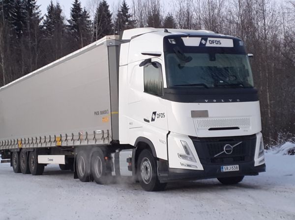 Klikkaa kuvaa nähdäksesi se täysikokoisena
==============
DFDS Logisticsin Volvo FH460
DFDS Logisticsin Volvo FH460 puoliperävaunuyhdistelmä.
Avainsanat: DFDS-Logistics Volvo FH460 ABC Hirvaskangas DFDS Logisticsin Volvo FH460
DFDS Logisticsin Volvo FH460 puoliperävaunuyhdistelmä.
Avainsanat: DFDS-Logistics Volvo FH460 ABC Hirvaskangas