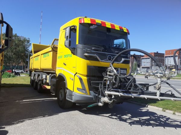 Destian Volvo FH
Destian Volvo FH tienhoitoauto.
Avainsanat: Destia Volvo FH 159169
