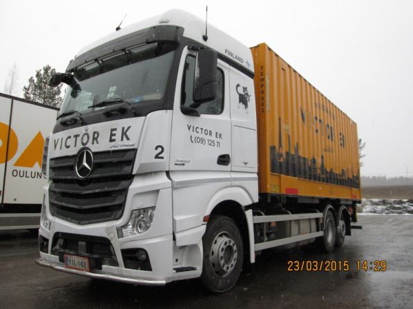 V Ekin MB 2542 Actros 
V Ekin MB 2542 Actros vaihtolava-auto
Avainsanat: EK MB 2542 Actros Shell Hirvaskangas 2