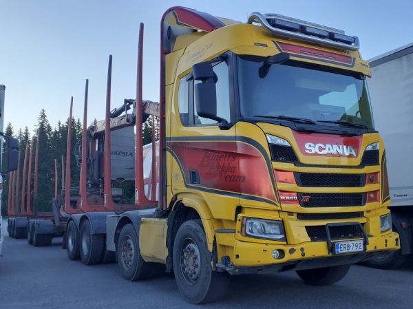 E Kannonlahden Scania R650XT
E Kannonlahti Oy:n Scania R650XT puutavarayhdistelmä.
Avainsanat: Kannonlahti Scania R650XT ABC Hirvaskangas