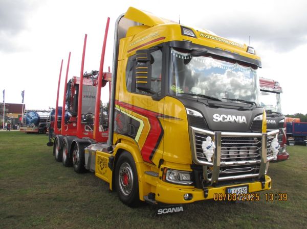 E Kannonlahden Scania R660
E Kannonlahti Oy:n Scania R660 puutavara-auto.
Avainsanat: Kannonlahti Scania R660 Alahärmä25