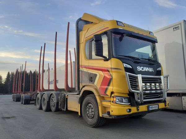 Klikkaa kuvaa nähdäksesi se täysikokoisena
==============
E Kannonlahden Scania R660
E Kannonlahti Oy:n Scania R660 puutavarayhdistelmä.
Avainsanat: Kannonlahti Scania R660 ABC Hirvaskangas E Kannonlahden Scania R660
E Kannonlahti Oy:n Scania R660 puutavarayhdistelmä.
Avainsanat: Kannonlahti Scania R660 ABC Hirvaskangas