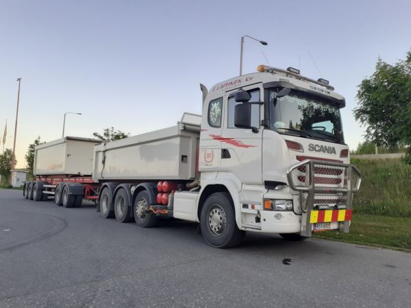 E Laitisen Scania R580
E Laitinen Ky:n Scania R580 sorayhdistelmä.
Avainsanat: Laitinen Scania R580 ABC Hirvaskangas