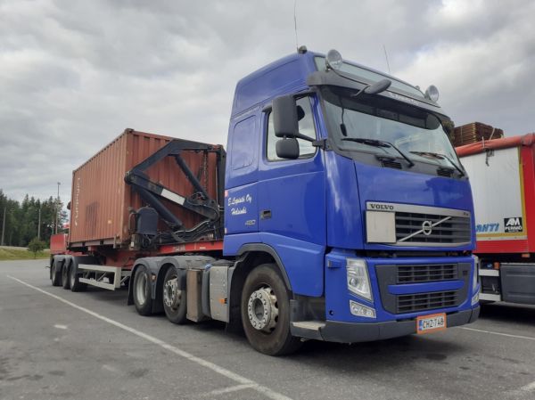 E Lepistön Volvo FH420
E Lepistö Oy:n Volvo FH420 puoliperävaunuyhdistelmä.
Avainsanat: Lepistö Volvo FH420 ABC Hirvaskangas
