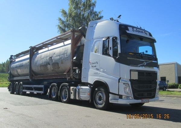 E Lepistön Volvo FH500
E Lepistö Oy:n Volvo FH500 puoliperävaunuyhdistelmä.
Avainsanat: Lepistö Volvo FH500 Shell Hirvaskangas