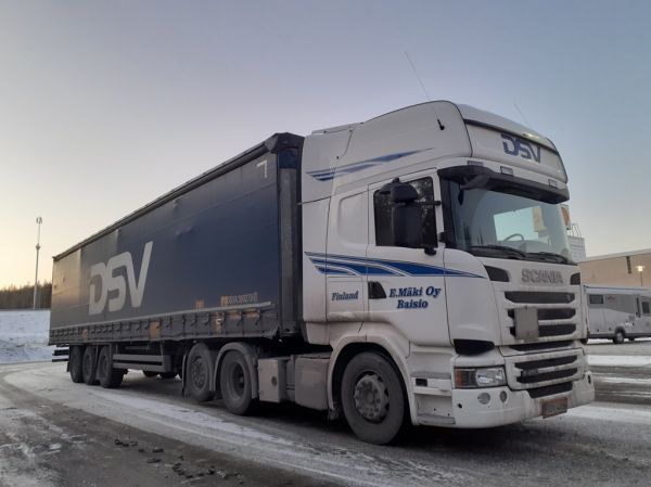 E Mäen Scania R450
E Mäki Oy:n Scania R450 puoliperävaunuyhdistelmä.
Avainsanat: Mäki Scania R450 Shell Hirvaskangas