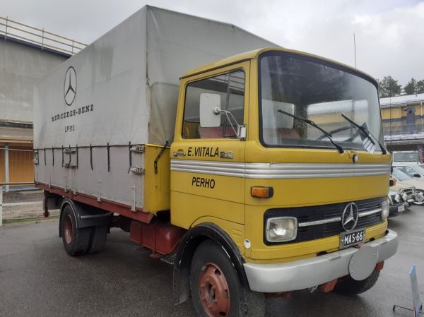 Klikkaa kuvaa nähdäksesi se täysikokoisena
==============
E Viitalan MB 913
E Viitalan MB 913 rahtiauto.
Avainsanat: Viitala MB 913 Perho25 E Viitalan MB 913
E Viitalan MB 913 rahtiauto.
Avainsanat: Viitala MB 913 Perho25