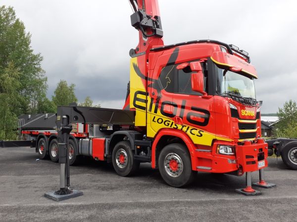 Eilola Logisticsin Scania
Eilola Logisticsin nosturilla varustettu Scania.

Avainsanat: Eilola Scania Himos22