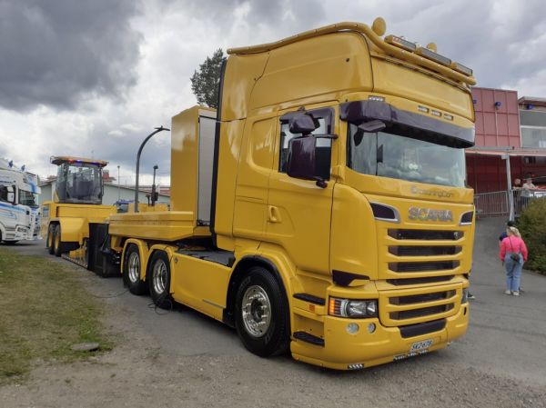 Ekotuningin Scania 
Ekotuning  Group Oy:n Scania vetolavettiyhdistelmä.
Avainsanat: Ekotuning Scania Himos23