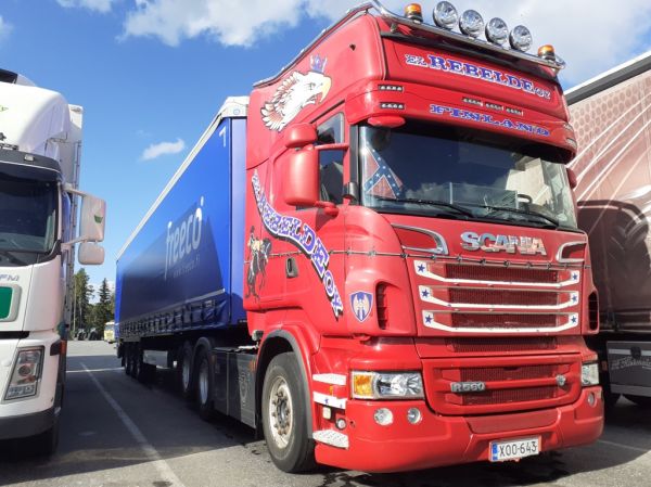 El Rebelden Scania R560
El Rebelde Oy:n Scania R560 puoliperävaunuyhdistelmä.

Avainsanat: El-Rebelde Scania R560 ABC Hirvaskangas