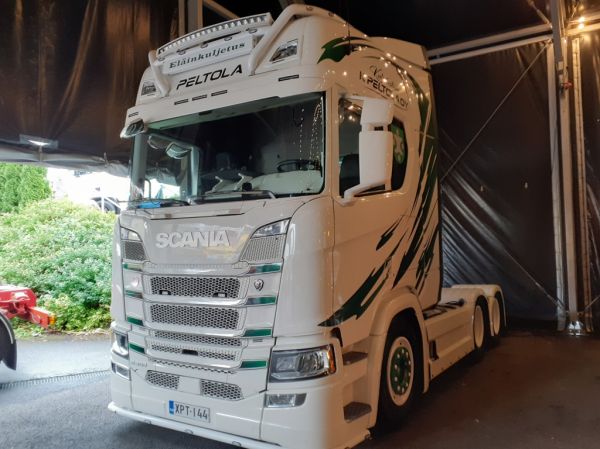 Kuljetusliike K Peltolan Scania R500
Kuljetusliike K Peltola Oy:n Scania R500 rekkaveturi.
Avainsanat: Peltola Scania R500 Himos22