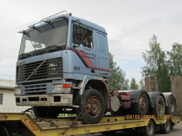 Kuljetus O Kuparin Volvo F12
Kuljetus O Kupari Ky:n Volvo F12.
Avainsanat: Kupari Volvo F12 Shell Hirvaskangas