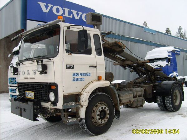 A Puromäen Volvo F7
A Puromäen Volvo F7 vaihtolava-auto.
Avainsanat: Puromäki Volvo F7