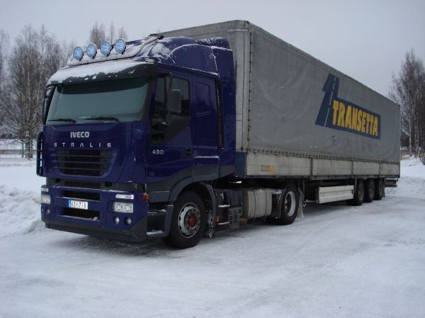 M Anttisen Iveco Stralis 430
M Anttisen Iveco Stralis 430 puoliperävaunuyhdistelmä.
Avainsanat: Anttinen Iveco Stralis 430