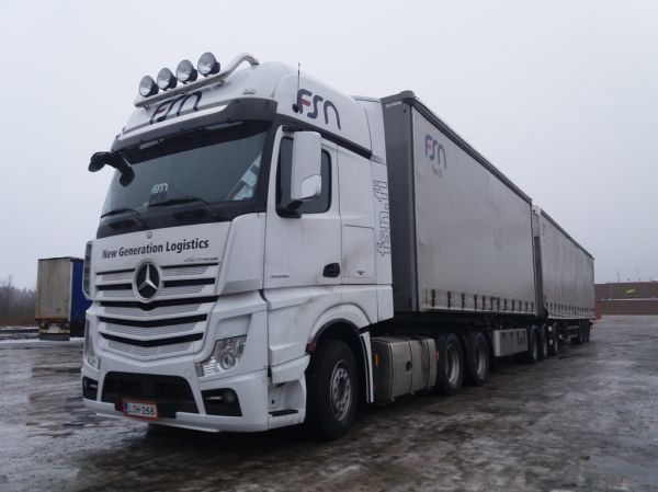 FSN:n MB 2658 Actros 
FSN:n MB 2658 Actros b-Juna.
Avainsanat: FSN MB 2658 Actros ABC Hirvaskangas b-juna