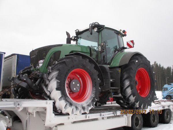 Fendt 936
Fendt 936 Vario traktori.
Avainsanat: Fendt 936 Vario ABC Hirvaskangas