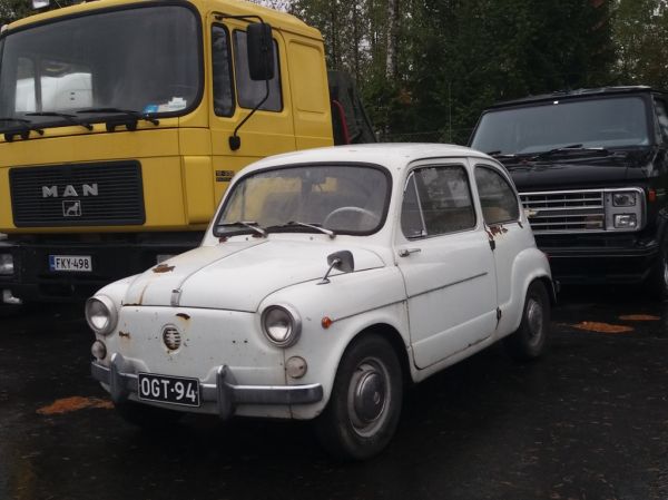 Fiat 600
Fiat 600, vm 1964.
Avainsanat: Fiat 600