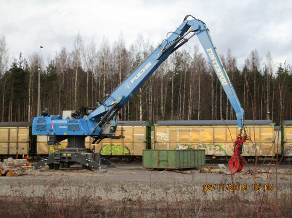 Fin-Terpuun Terex Fuchs mhl 360
Fin-Terpuu Oy:n Terex Fuchs mhl 360 kurottaja.
Avainsanat: Fin-Terpuu Terex Fucsh MHL 360