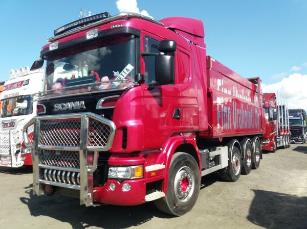 Finn urakoinnin Scania
Finn urakointi Oy:n Scania sora-auto.
Avainsanat: Finn urakointi Scania