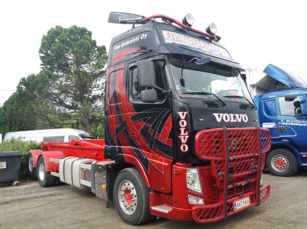 Finn Urakoinnin Volvo FH
Finn Urakointi Oy:n Volvo FH vaihtolava-auto.
Avainsanat: Finn Urakointi Volvo FH Viitasaari18