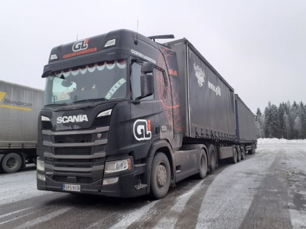 GLI Expressin Scania 500R
GLi Express Oy:n Scania 500R B-juna.
Avainsanat: GLI Express Scania 500R ABC Hirvaskangas 110 Jyke