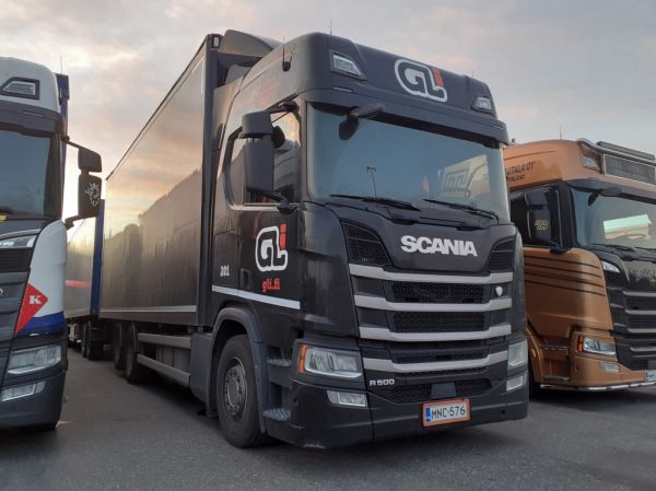 GLI Expressin Scania R500
GLi Express Oy:n Scania R500 täysperävaunuyhdistelmä.
Avainsanat: GLI Express Scania R500 ABC Hirvaskangas 201