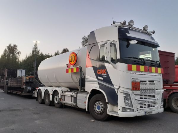 GRK:n Volvo FH
GRK:n Volvo FH nestekaasun kuljetusauto ja asfaltinkuumennin.
Avainsanat: GRK Volvo FH ABC Hirvaskangas 5514