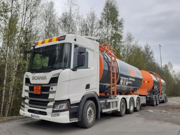 GRK:n Scania R540
GRK:n Scania R540 säiliöyhdistelmä.
Avainsanat: GRK Scania R540 ABC Hirvaskangas