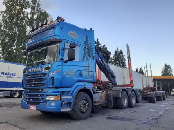 HKK-Kuljetuksen Scania R650
HKK-Kuljetus Oy:n Scania R650 täysperävaunuyhdistelmä.
Avainsanat: HKK-Kuljetus Scania R650 Shell Hirvaskangas